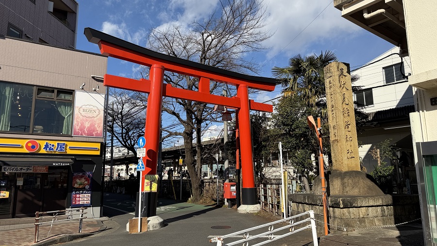 東伏見駅にある鳥居